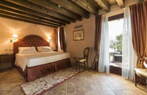 Double Room with Garden View room in Villa Barbarich