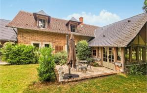 Maisons de vacances Nice home in Nouan-le-Fuzelier with WiFi and 3 Bedrooms : photos des chambres