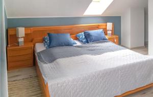 3 Bedroom Cozy Home In Smoldzinski Las