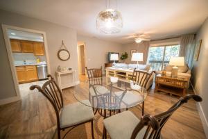 New Finishing Touches Added ! Walk to The Salty Dog South Beach Sleeps 4 Sea Pines