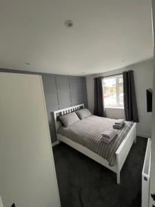 VA Home Stay - Close to Luton Airport, M1 & A505