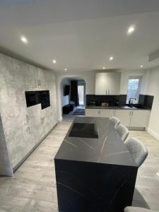 VA Home Stay - Close to Luton Airport, M1 & A505