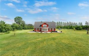 6 Bedroom Cozy Home In Grindsted