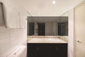 Two Bedroom Twin Apartment room in Adina Apartment Hotel Sydney Surry Hills