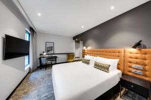 Standard King Room room in Vibe Hotel North Sydney