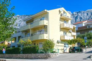 Apartments by the sea Tucepi, Makarska - 19857