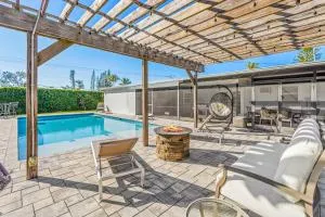 Follow the Palms - Naples Park