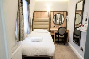 Standard Single Room room in Best Western Buckingham Palace Rd