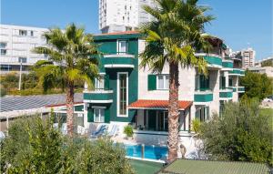 Awesome Home In Split With 7 Bedrooms, Wifi And Outdoor Swimming Pool 