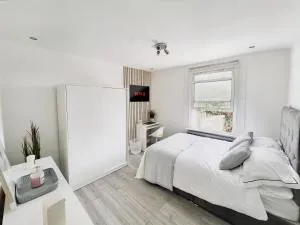 Modern Room in Centrally Located Apartment - Room 4 - Harlesden