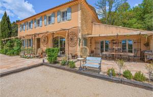 Maisons de vacances Nice Home In Murs With 5 Bedrooms, Wifi And Heated Swimming Pool : photos des chambres