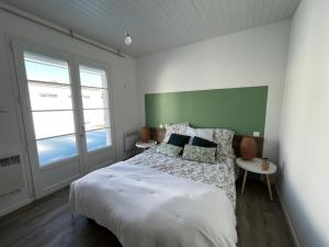 Maisons de vacances Maison familiale avec piscine chauffee, proche commerces et plage - FR-1-485-146 : photos des chambres