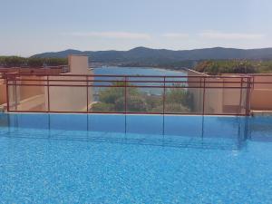 Appartements Appartement Le Lavandou, 3 pieces, 4 personnes - FR-1-677-14 : photos des chambres