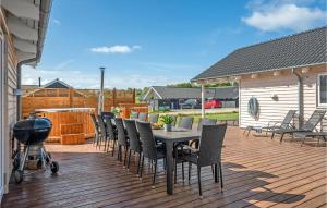 8 Bedroom Stunning Home In Vejby