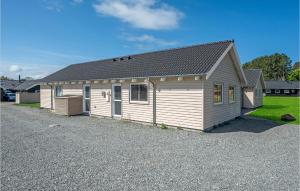 8 Bedroom Stunning Home In Vejby