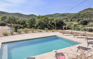 Maisons de vacances Nice home in St Thom with 7 Bedrooms, WiFi and Outdoor swimming pool : photos des chambres