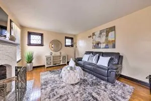 St Louis Vacation Rental 4 Mi to Airport! - Olivette