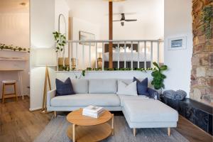 The Lookout, Eagle Bay