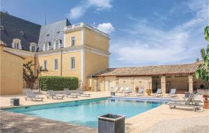 Maisons de vacances Amazing Home In Pont Saint Esprit With 8 Bedrooms, Sauna And Outdoor Swimming Pool : photos des chambres