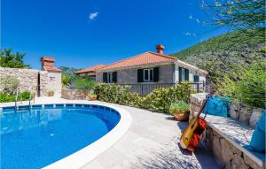 Amazing Home In Gromaca With 4 Bedrooms, Wifi And Outdoor Swimming Pool