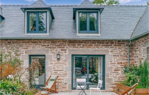 1 Bedroom Lovely Home In Concarneau