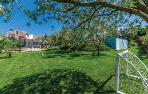 Lovely Home In Stinjan With Wifi