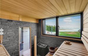 Amazing Home In Løgstrup With Wifi