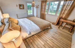 Maisons de vacances Cozy Home In Brtignolles-sur-mer With Kitchen : photos des chambres