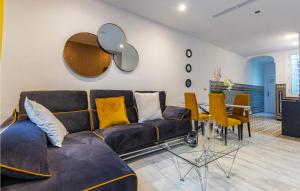 Lovely Apartment In Sevilla With Wifi