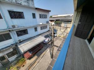 Achcha hotel - itsaraphap MRT station - Wat Arun