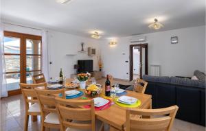 Nice Home In Hr-52215 Vodnjan 