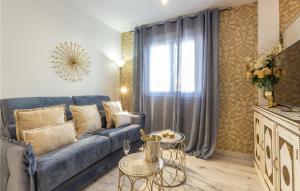 1 Bedroom Stunning Apartment In Sevilla