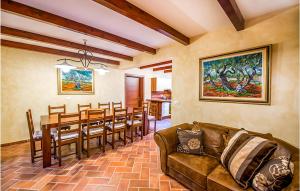 Gorgeous Home In Vodnjan With Kitchen 