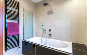 Gorgeous Home In Vodnjan With Kitchen 