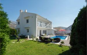 Beautiful Home In Zrnovnica With Wifi, Outdoor Swimming Pool And Heated Swimming Pool