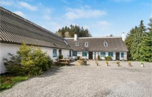 Stunning Apartment In Gudhjem