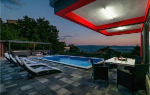 Nice Home In Omis With 4 Bedrooms, Jacuzzi And Outdoor Swimming Pool 