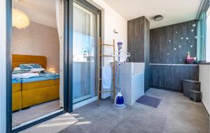 Amazing Apartment In Zadar With Sauna, Wifi And 2 Bedrooms