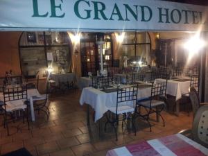 Hotels Le Grand Hotel : photos des chambres