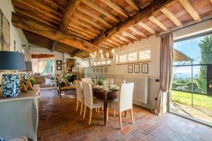 VILLA IL TINAIO Romantic Secluded Farmhouse with Private Pool