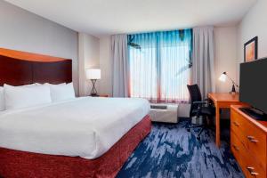 King Room room in Fairfield Inn Suites Indianapolis Downtown