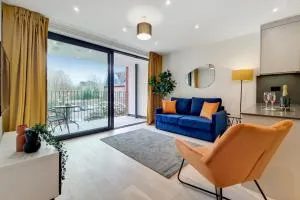 Luxury Harrow Wembley Apartment - Pinner