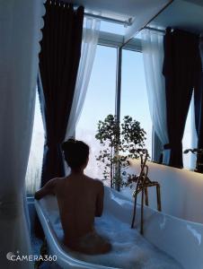 Phòng Loại Sang Giường Lớn (Deluxe King Room)