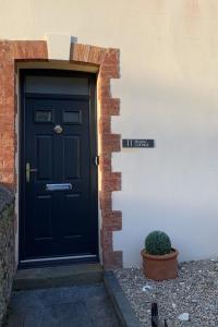 Seasalt Cottage - Modernised traditional cottage, Sleeps 5,short walk to beaches, town, amenities