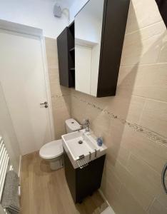 Maisonnette studio bas Suquet, 200m plages, 700m palais, au calme