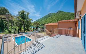 Amazing Home In Plomin With 3 Bedrooms, Wifi And Outdoor Swimming Pool