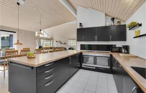 Cozy Home In Vig With Kitchen