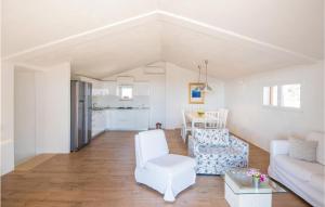 Lovely Home In Sutivan 