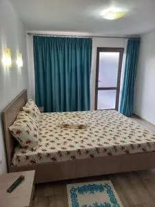 CAZARE JASMINA - Tashaul