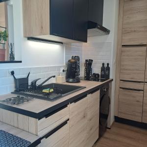 Studio climatisé cosy avec grande piscine chauffée